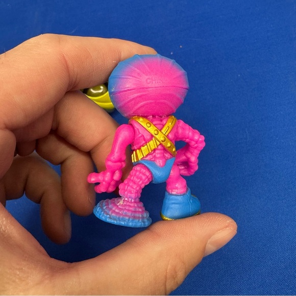 Treasure X Alien Face Force Mini Alien Figure Slyle Series 4 - LOOSE - Picture 4 of 6